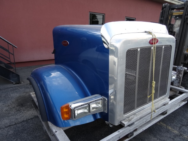 capot peterbilt.JPG
